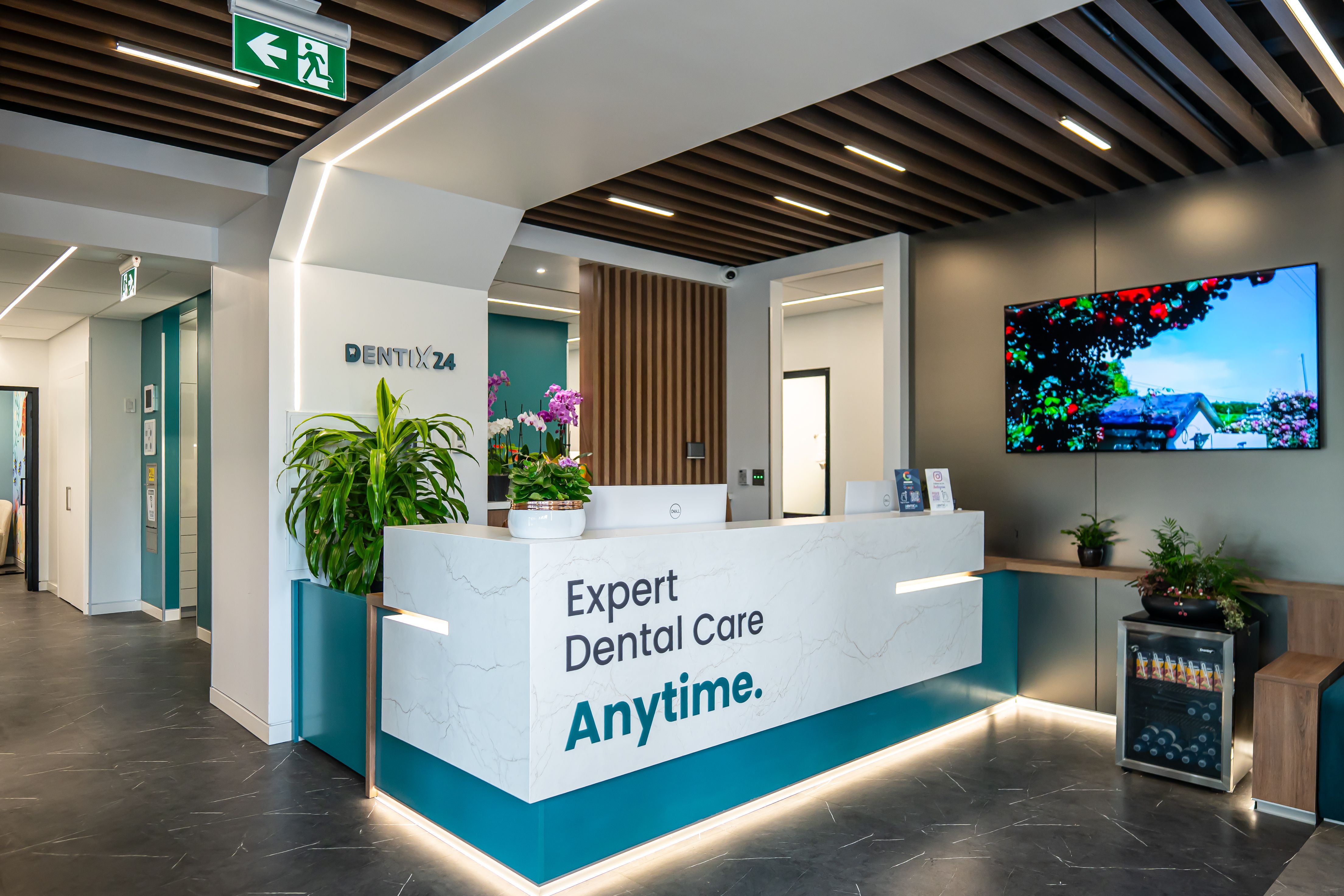 Dentix24 reception and waiting area in North York